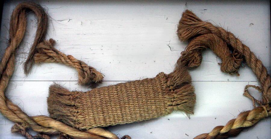 Photo showing examples of rope, string, and cloth.