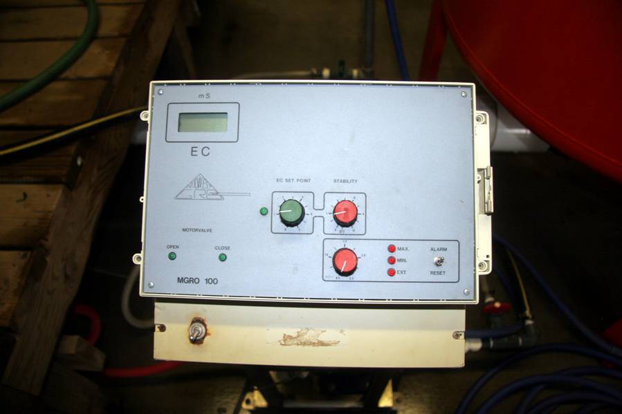 Photo of an electric conductivity meter.