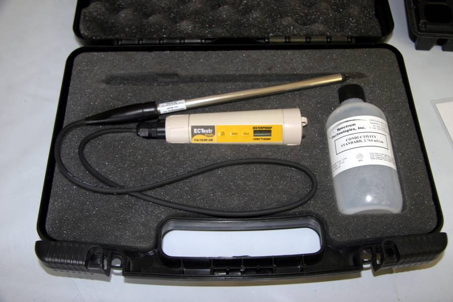 Photo of an electric conductivity meter.